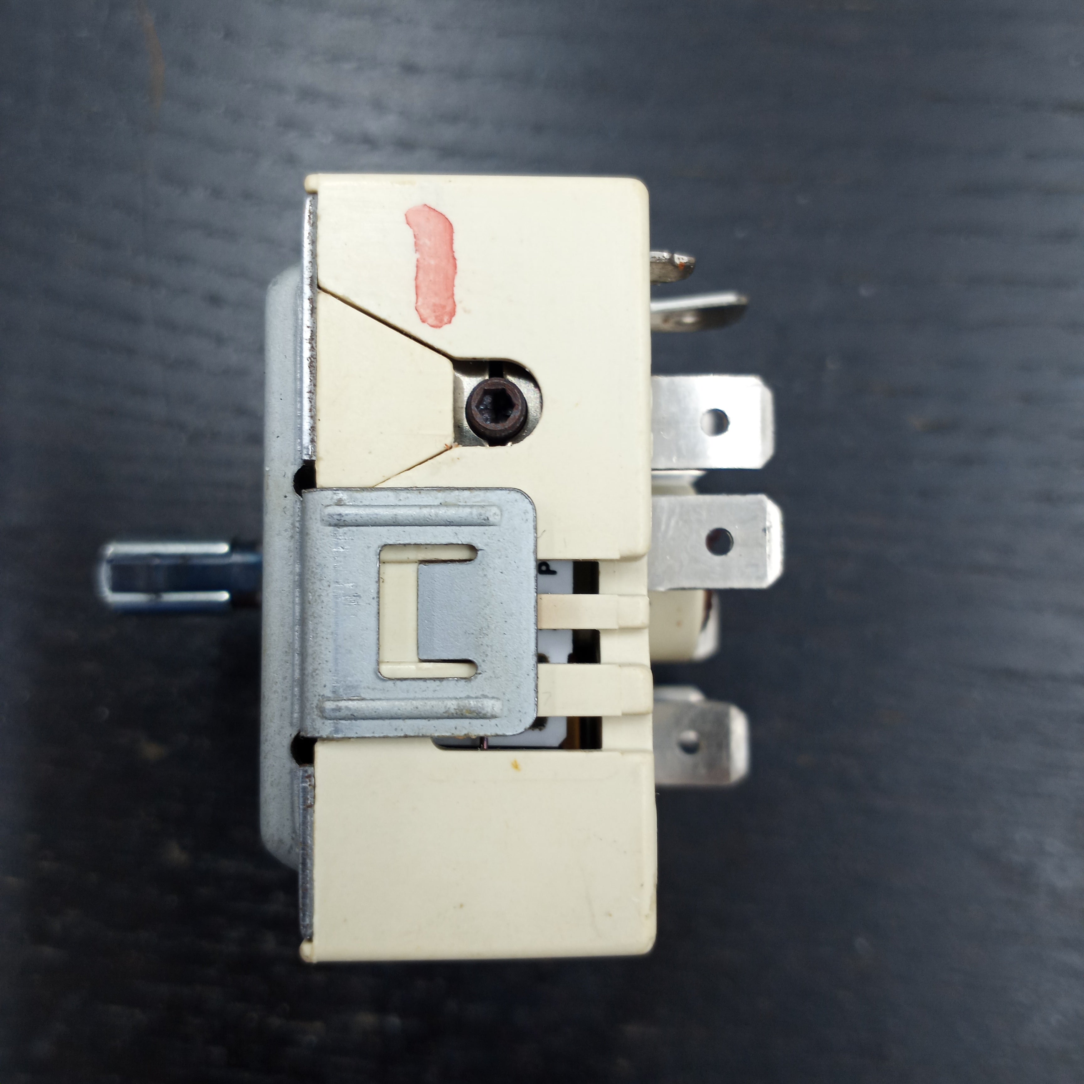 Whirlpool Range Surface Element Control Switch WP9758060