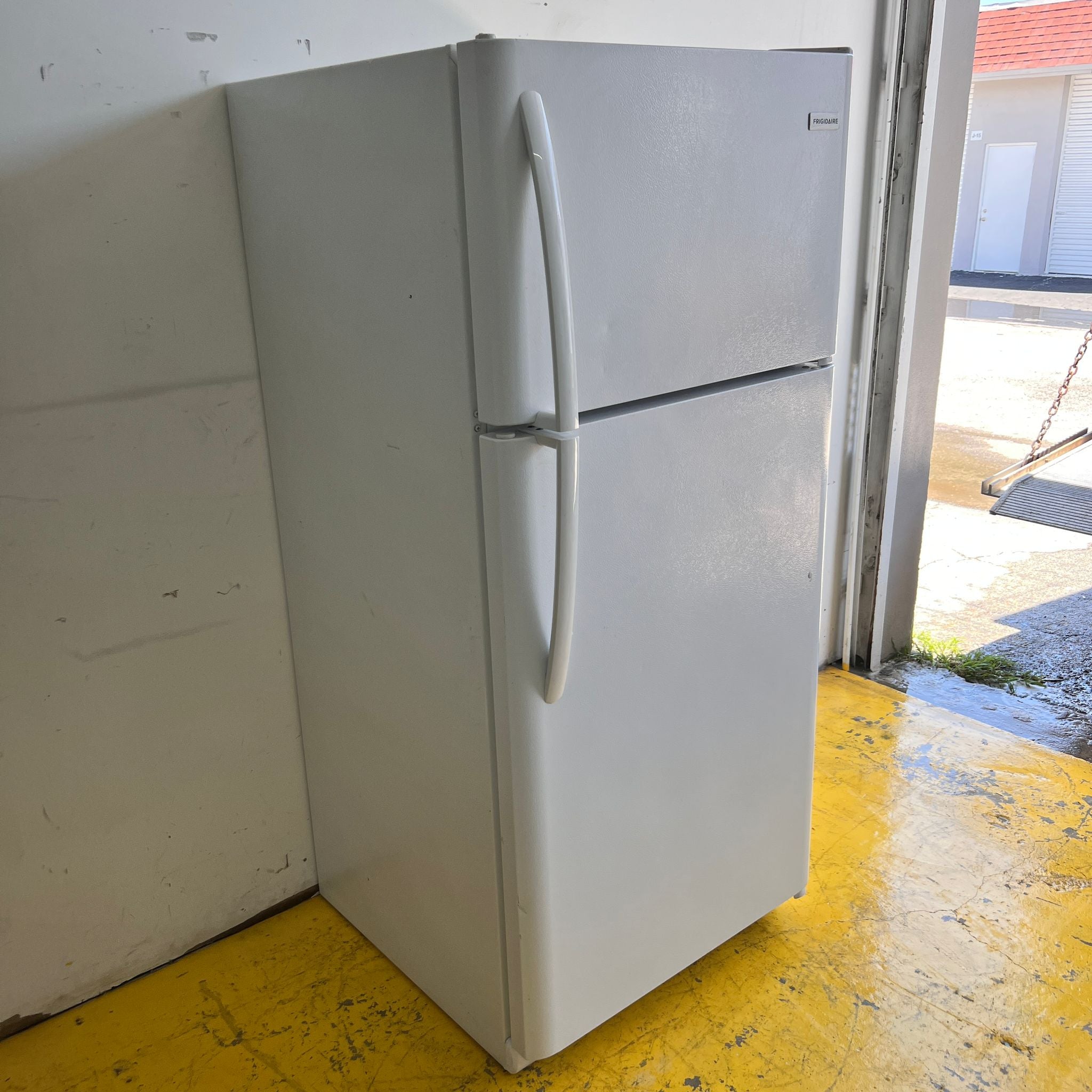 Frigidaire Top and Bottom Refrigerator