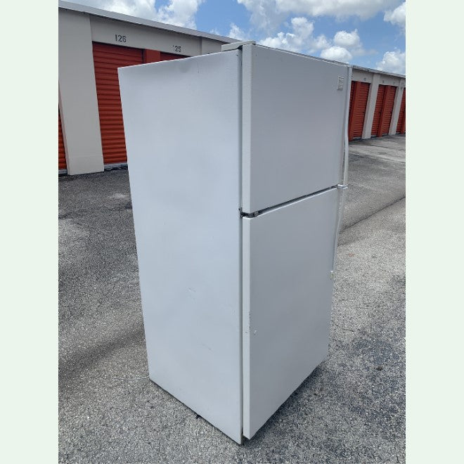 Whirlpool Top and Bottom Refrigerator with IceMaker