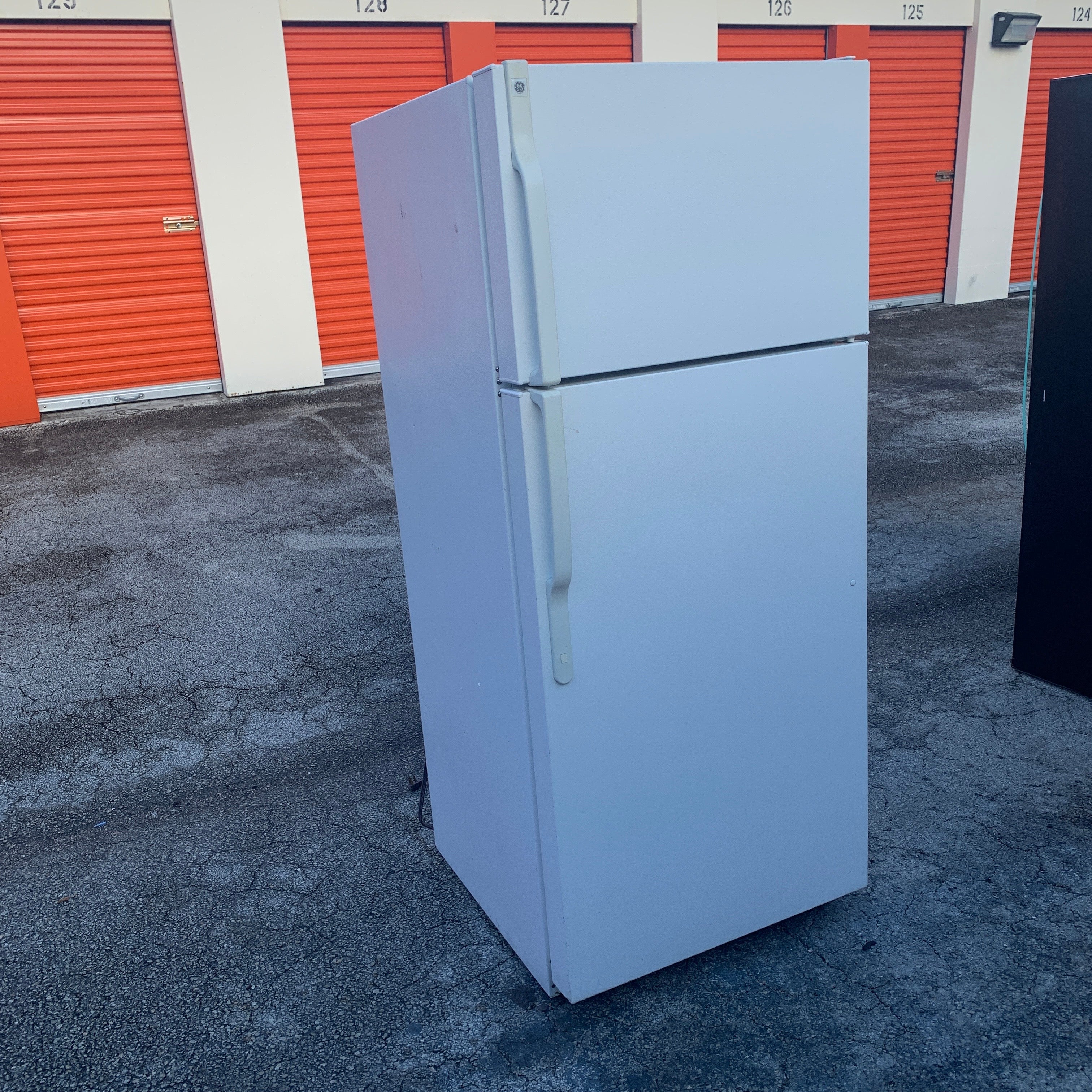 GE Top and Bottom Refrigerator