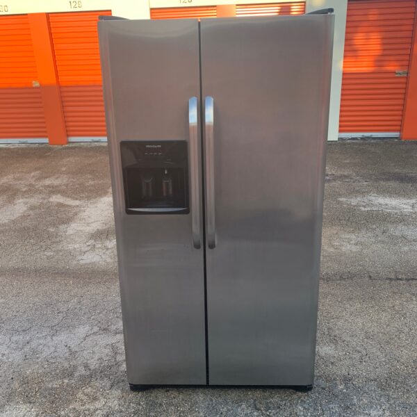 Frigidaire Stainless Steel Fridge. 100% FULLY WORKING!