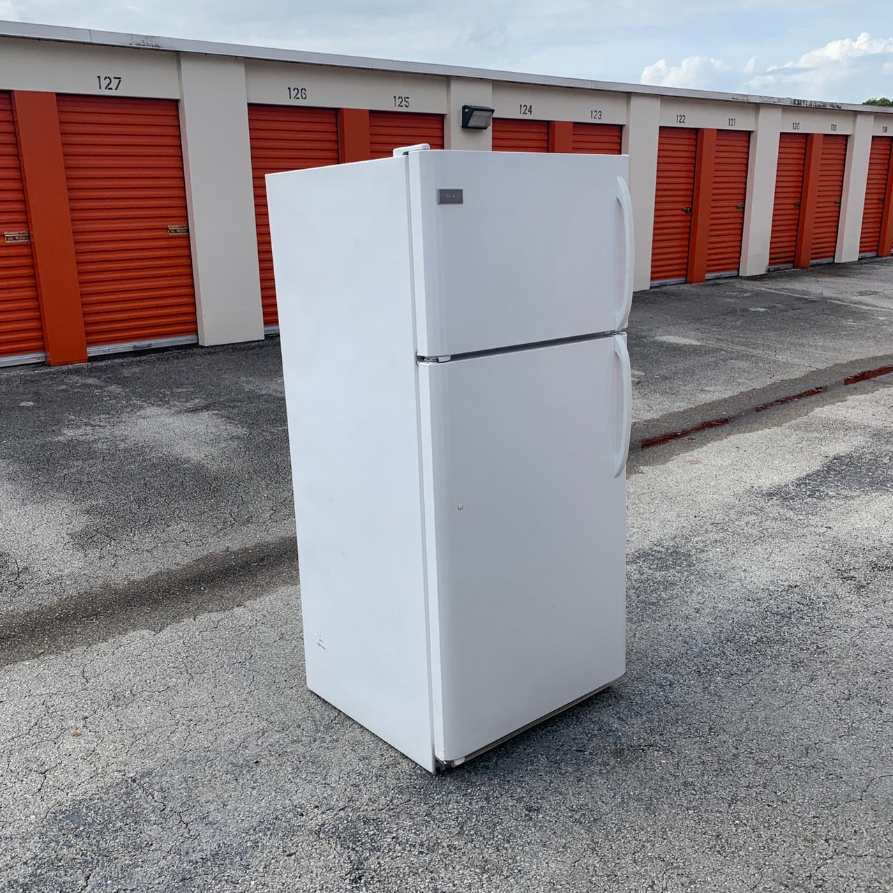 Frigidaire Top and Bottom Refrigerator