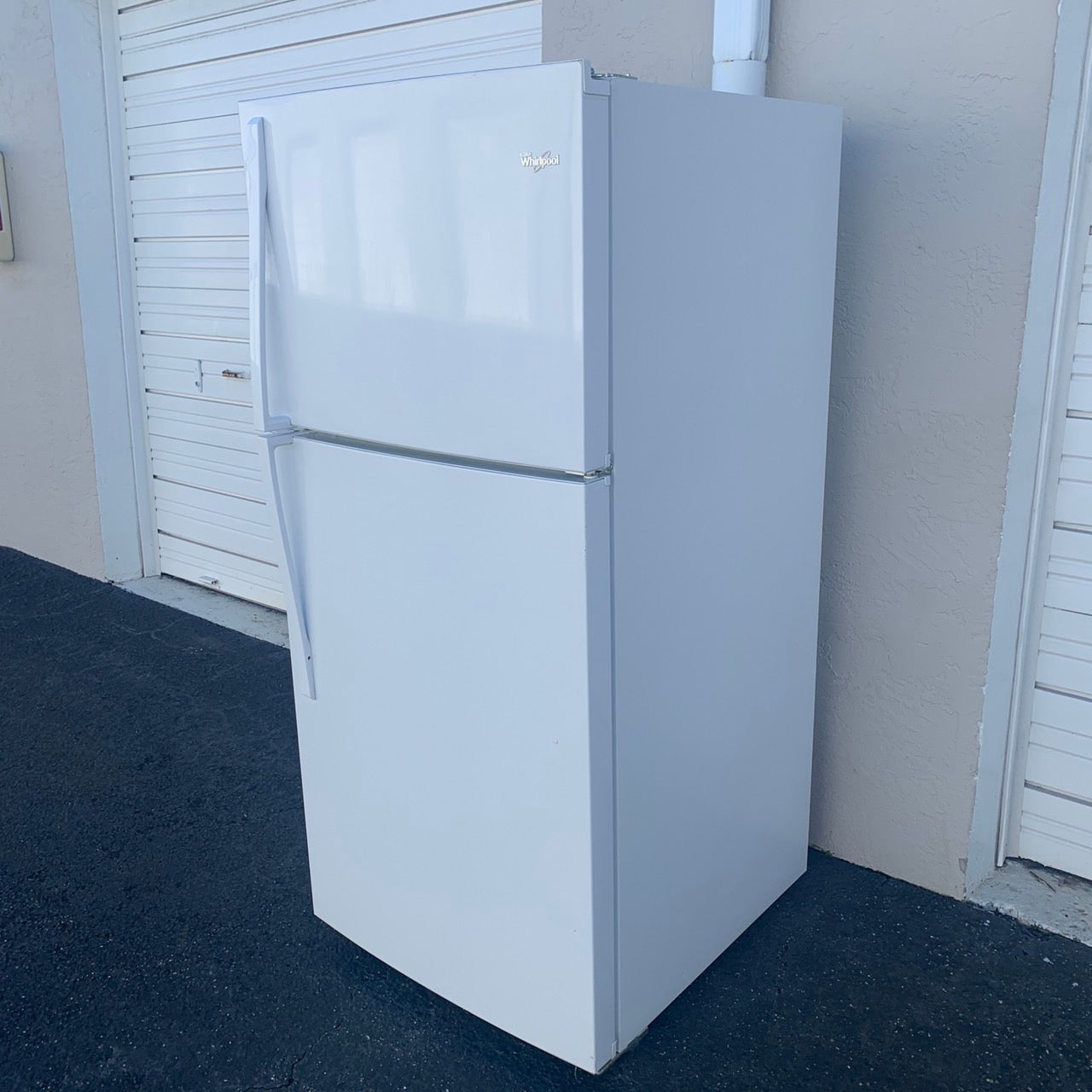 Whirlpool Top and Bottom Refrigerator