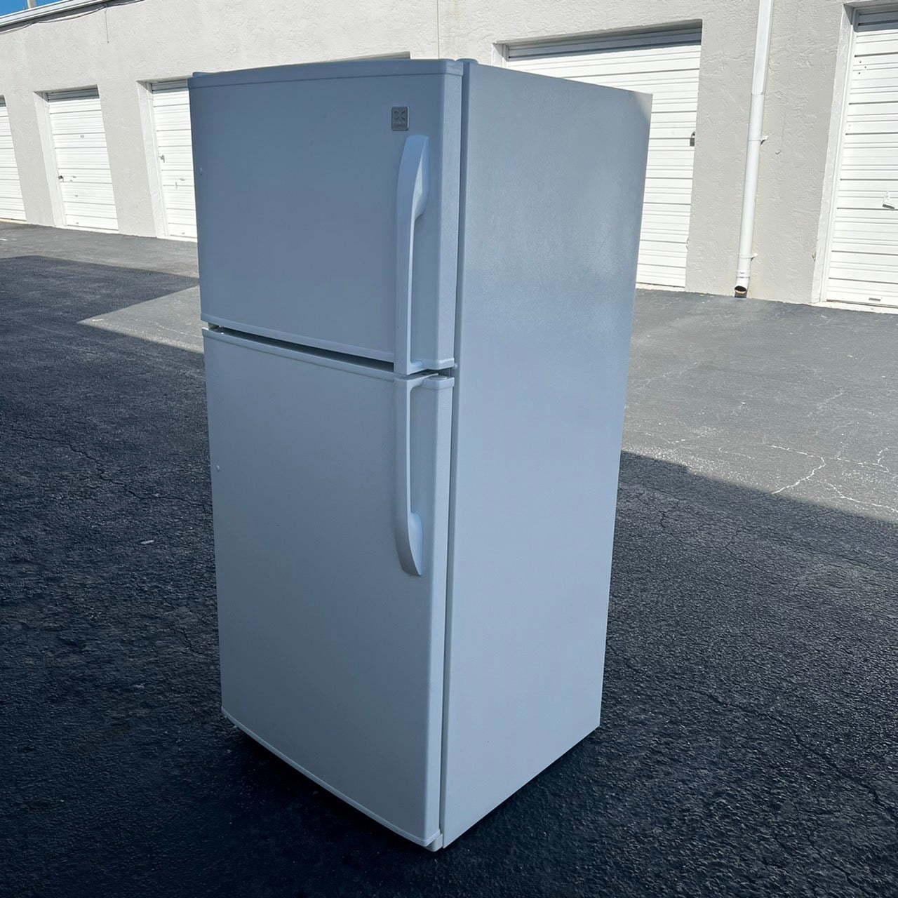 Daewoo Top and Bottom Refrigerator