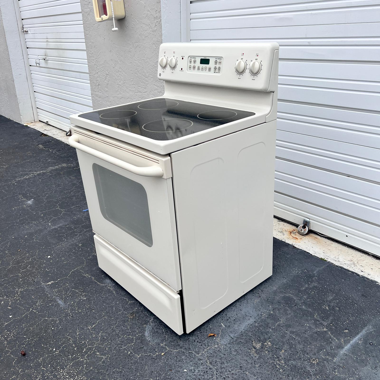 GE Electric Stove