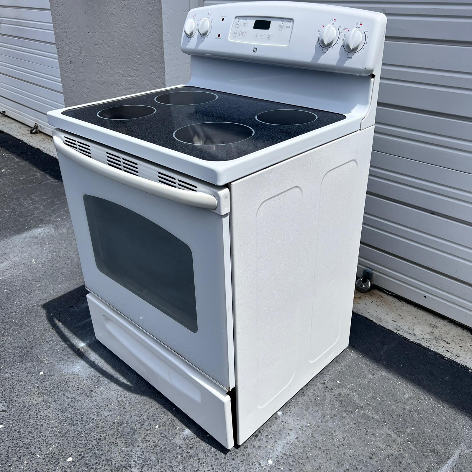 GE Electric Stove