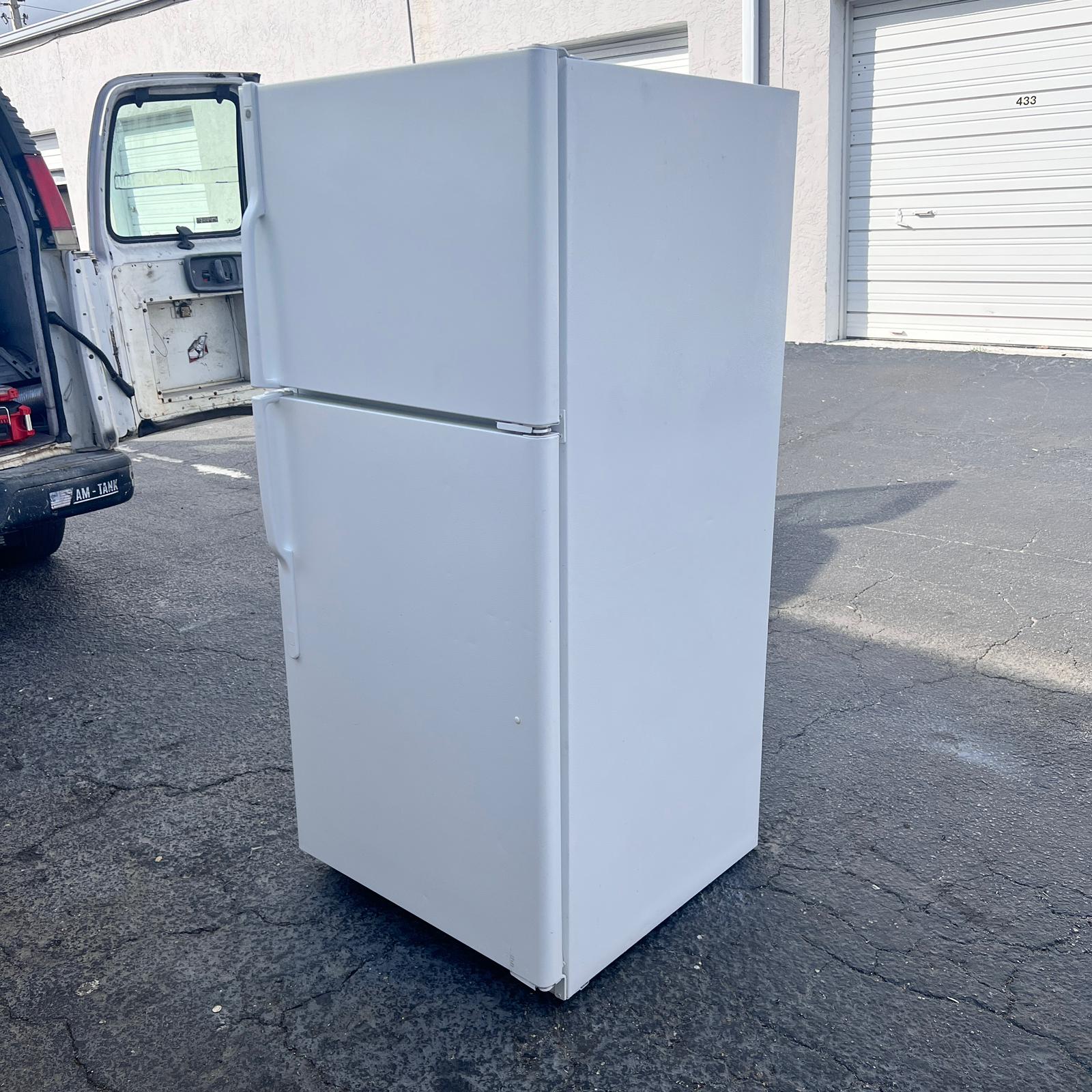 GE Top and Bottom Refrigerator