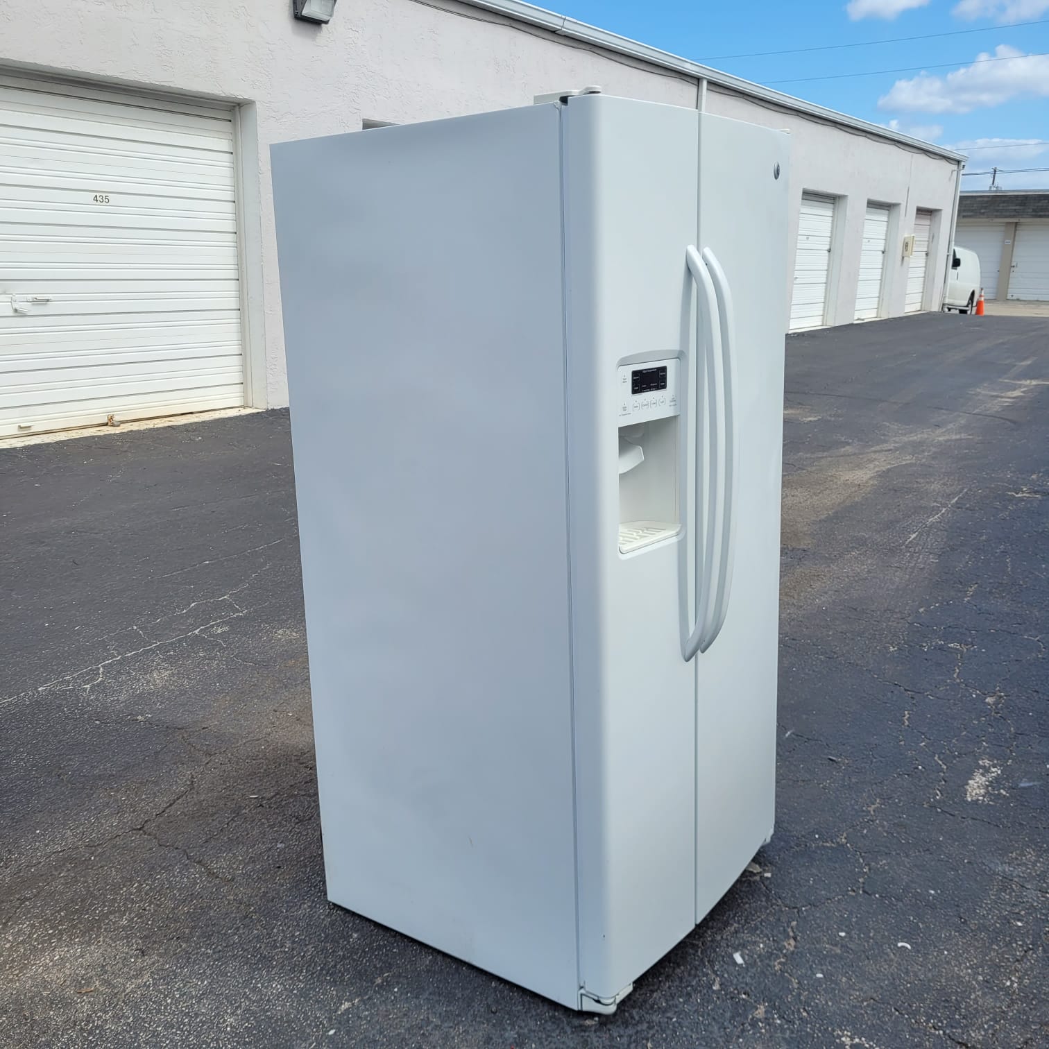 GE Side by Side Refrigerator