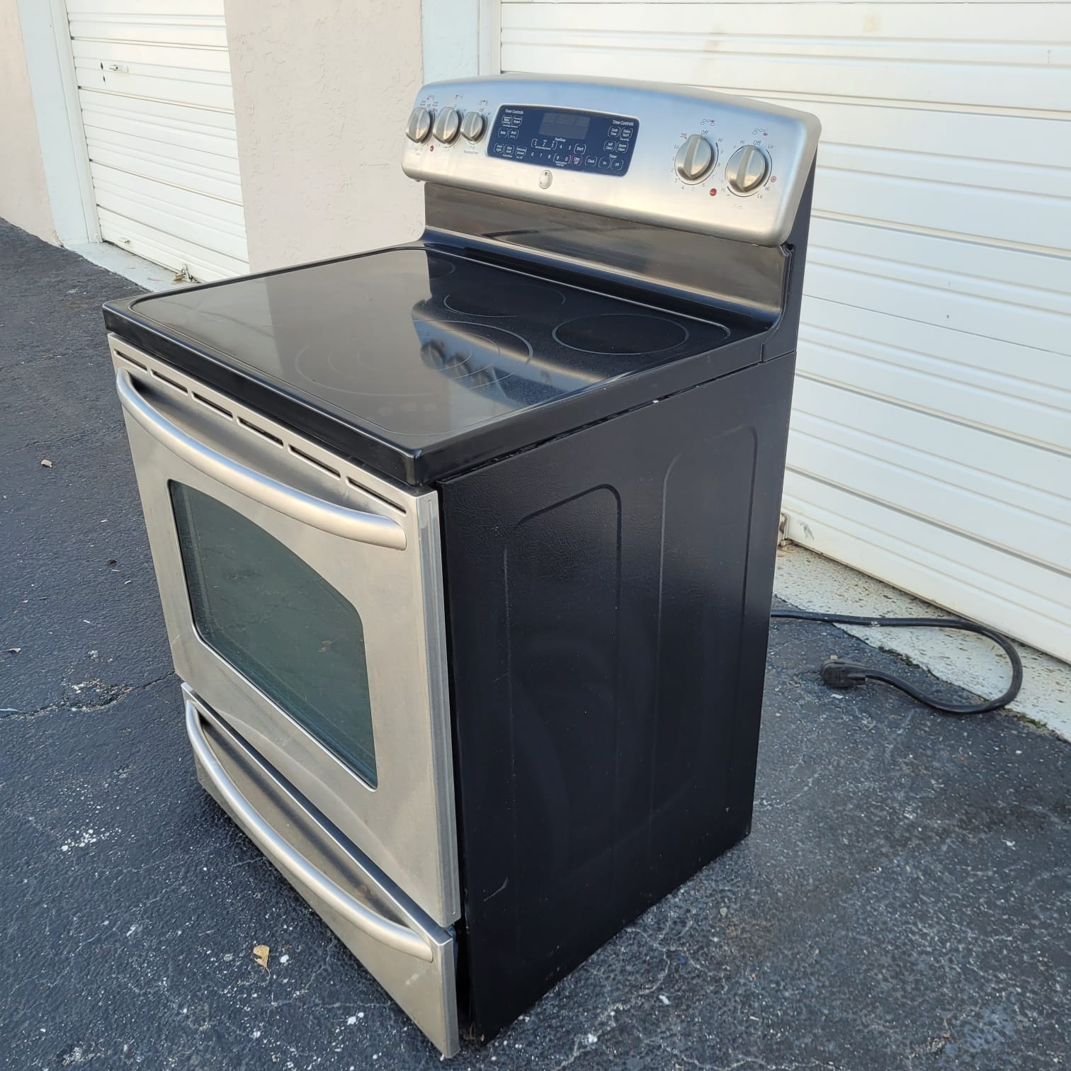 GE Stainless Steel Electric Stove