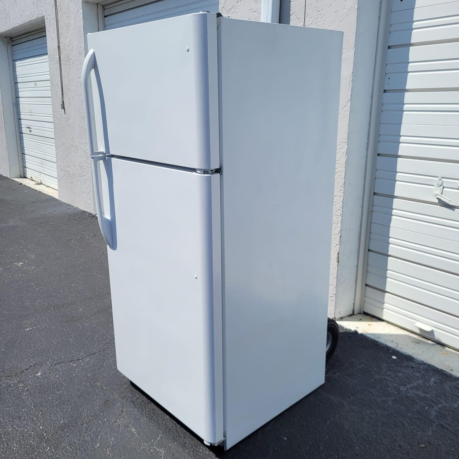 Frigidaire Top and Bottom Refrigerator