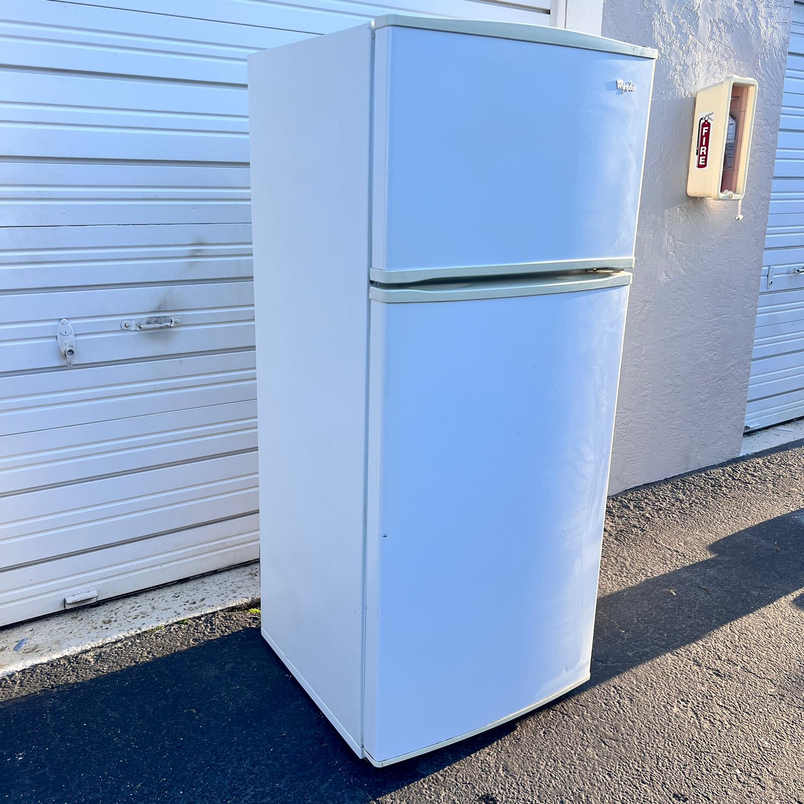 Whirlpool Top and Bottom Refrigerator