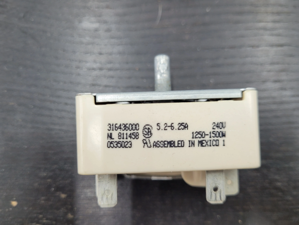 Kenmore Range Small Surface Element Control Switch 316436000