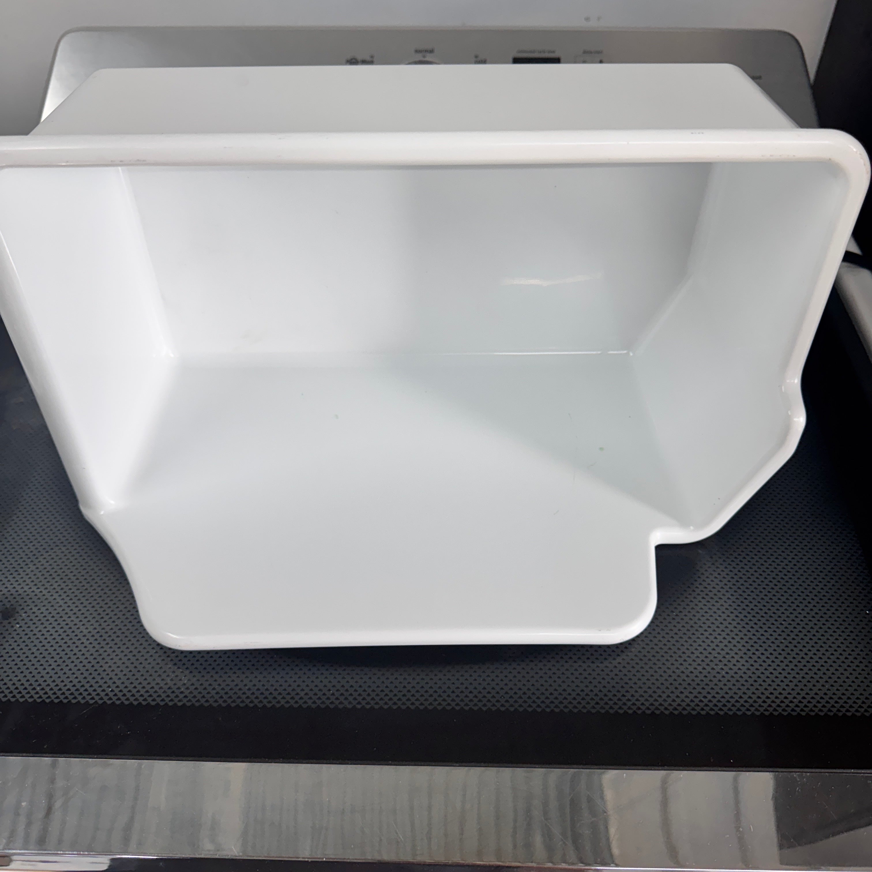 LG Refrigerator Refrigerator Ice Container 5074JJ1007B