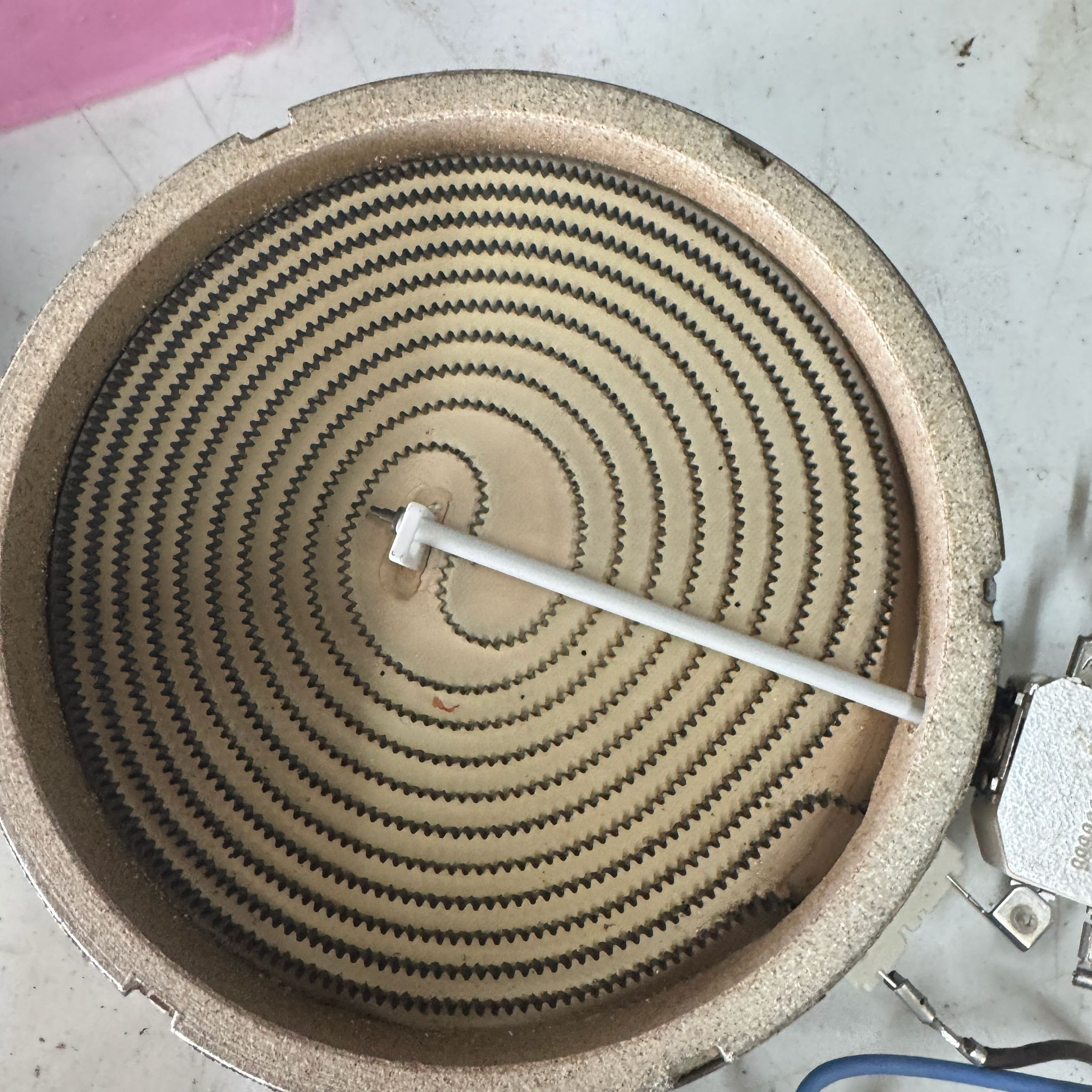 imagen_2025-10-07_113713824 KitchenAid Range Radiant Surface Element, 7-in W10823698