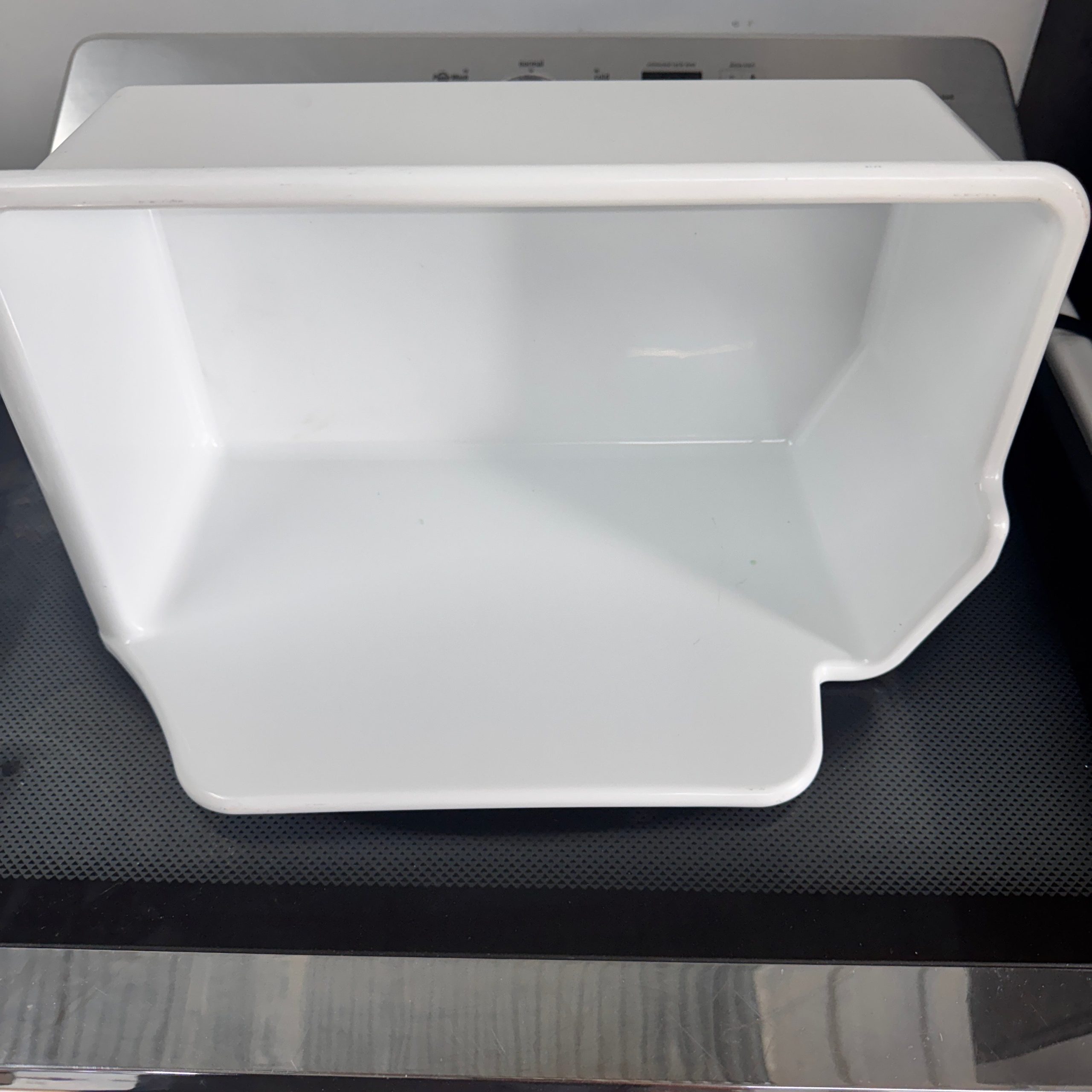 LG Refrigerator Refrigerator Ice Container 5074JJ1007B