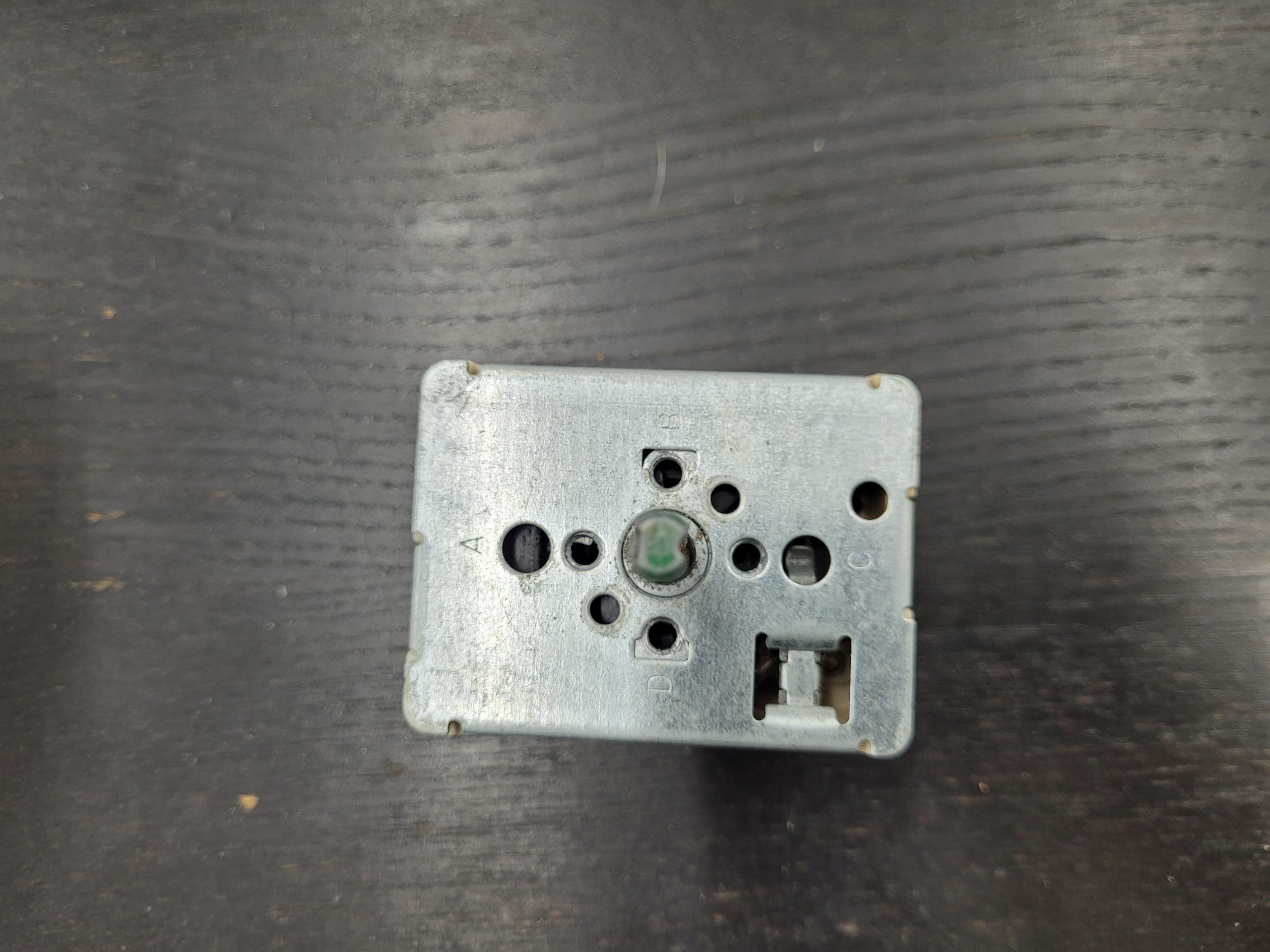 Hotpoint Range Surface Element Control Switch WB24T10027 - Image 5